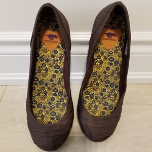 Womens Rocket Dog shoes brown size 7 US